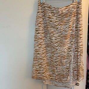 Ava & Viv Stylish Tan and White Zebra Print Skirt